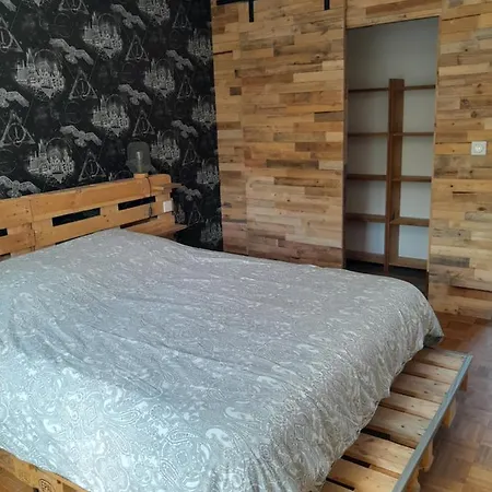 Pavillon 200m De La *