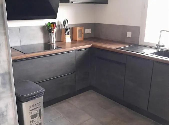 度假居 Pavillon 200m De La *